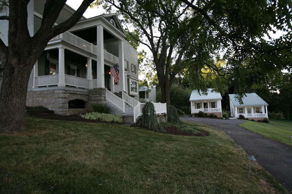 By The Side Of The Road Inn & Cottages Harrisonburg Exterior photo